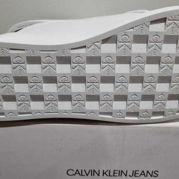 Calvin Klein Men's White Snekaers size 44 (US11) - Picture 9 of 10